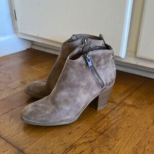 Stylish Tan Ankle Boots